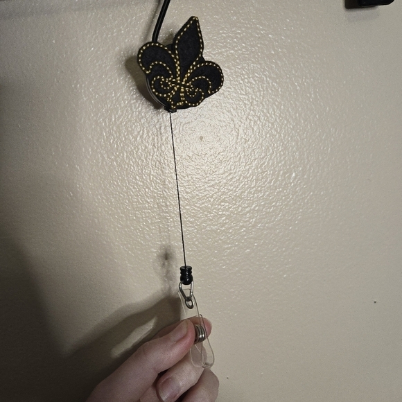 New Orleans Fleur De Lis Retractable Badge Reel - Picture 3 of 3